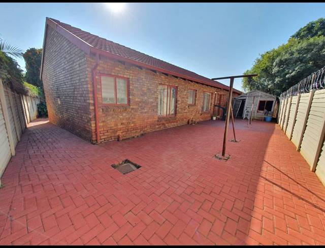 3 BEDROOM HOUSE FOR SALE IN CHANTELLE